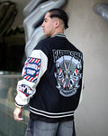 Chaqueta beisbolera varsity Urbana con Parches Bordados | Estilo Streetwear Premium