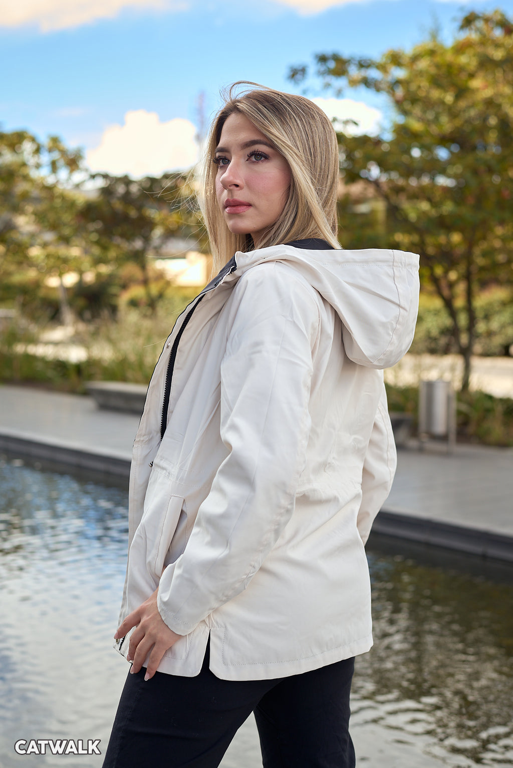 Chaqueta Doble Faz Catwalk – Dos Estilos en Una, Ideal para Bogotá