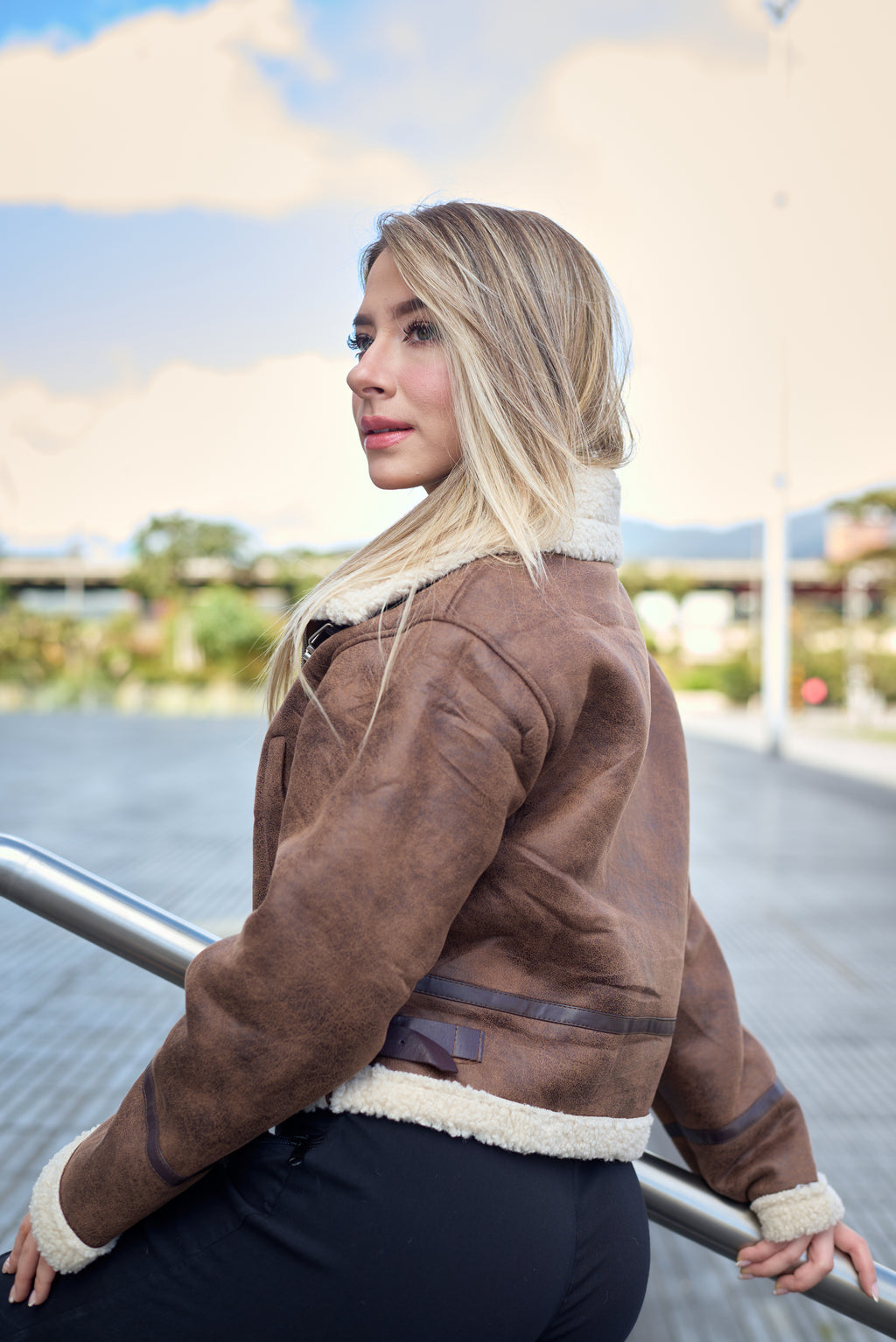 Chaqueta Aviadora Catwalk – Estilo Bomber para Clima Frío Bogotá