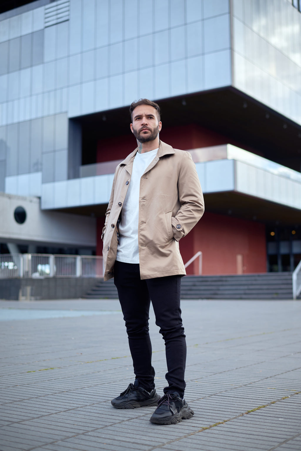 Gabardina Corta Catwalk – Trench Coat Ligero para Bogotá
